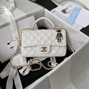 Classic CHANEL Bag: A Stylish and Versatile Choice for Elegance